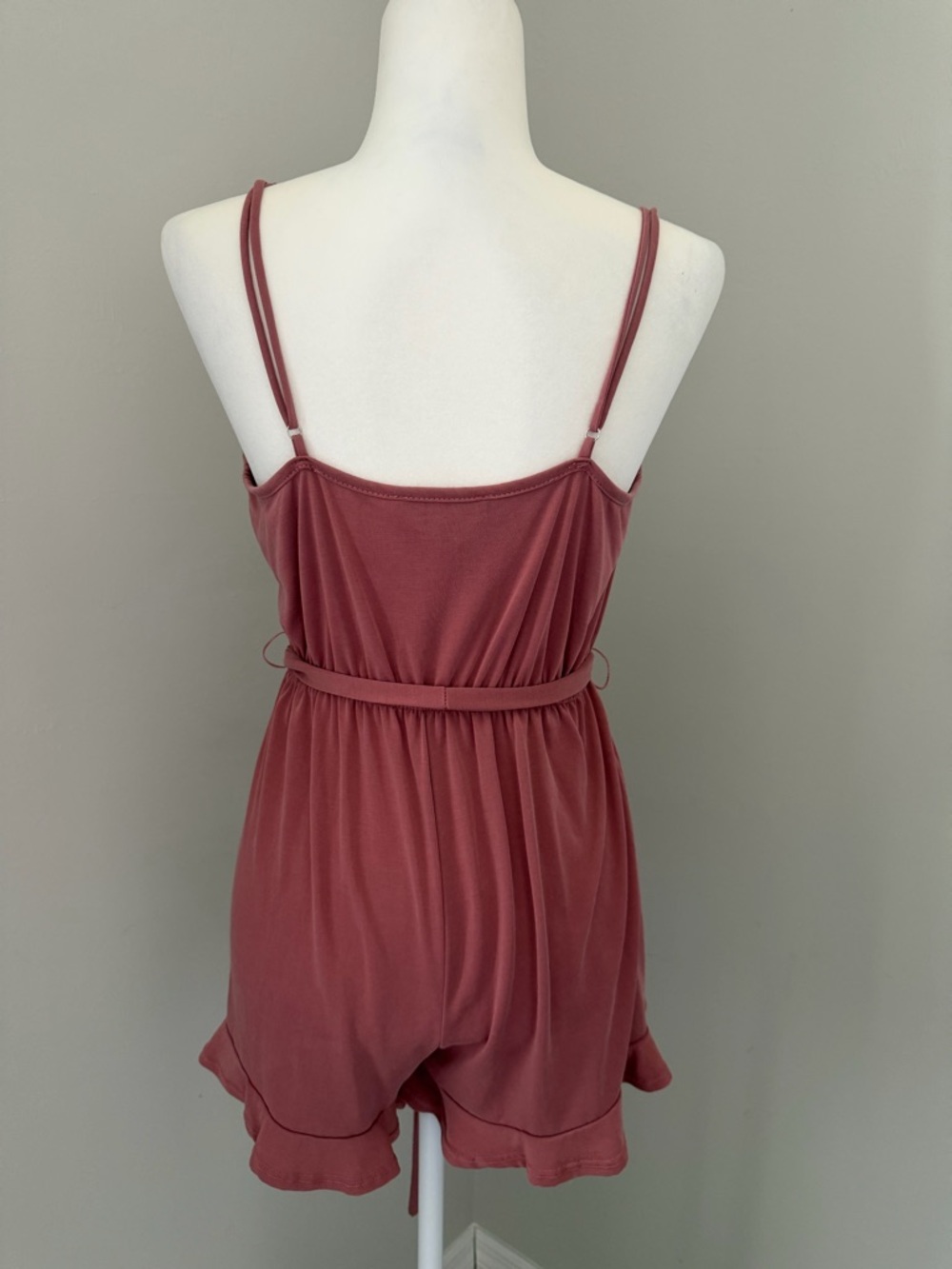 LULUS Katelyn Rusty Rose Ruffled Surplice Romper Women’s size Medium - Picture 7 of 16